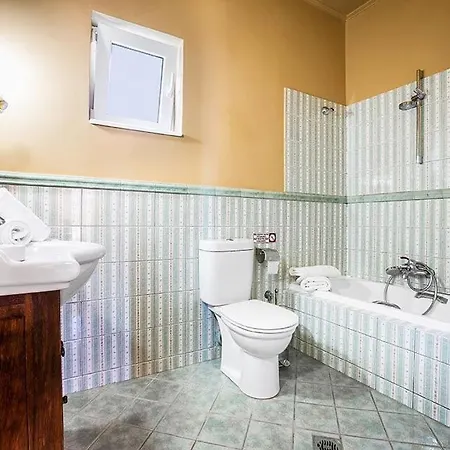 فيلة Kato Kateleios Sleeps 7 Pool Air Con Wifi Mavrata